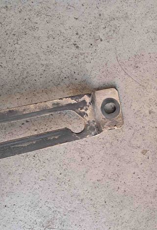 Guia corredera porton trasero Nissan Terrano II