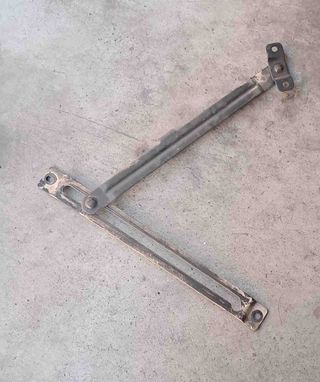 Guia corredera porton trasero Nissan Terrano II