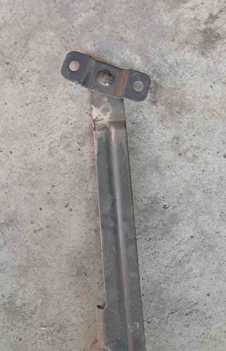 Guia corredera porton trasero Nissan Terrano II