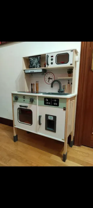 Cocinita de madera para niños