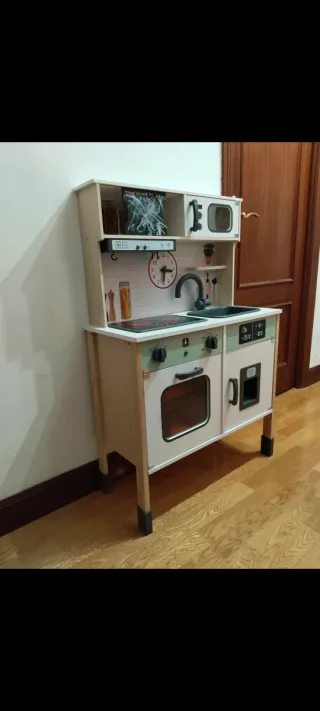Cocinita de madera para niños