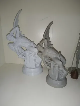 Figura Ángel Caído del parque Retiro de madrid