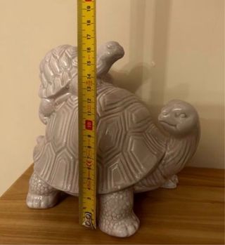 Statua tartarughe in ceramica beige