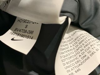 Chaqueta NIKE Metallic Hood - A Estrenar