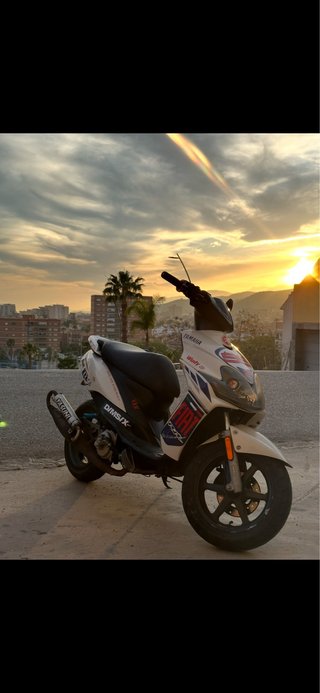 Moto Jog RR Yamaha