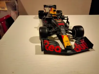 Bburago RB16 Aston Martin Red Bull 1:24