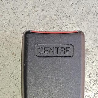 Hebilla cinturon seguridad Nissan Terrano II.