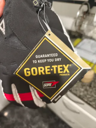 Guantes Matt Negros y Rojos