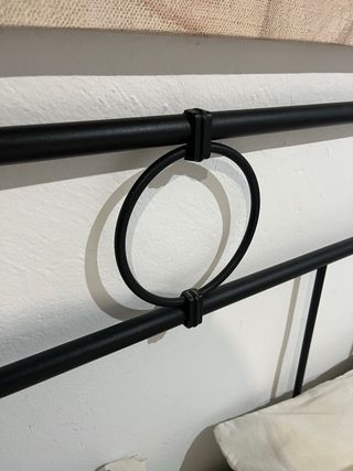 Cabecero de hierro negro