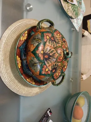 Zuppiera in ceramica decorata