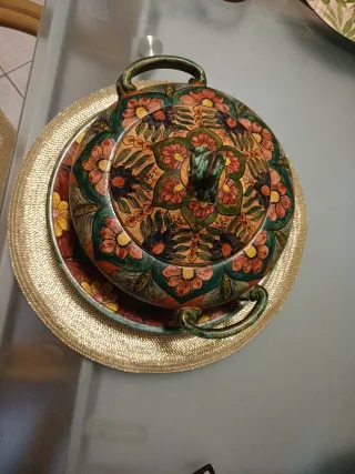 Zuppiera in ceramica decorata