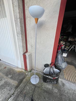 Lampada da terra design moderno