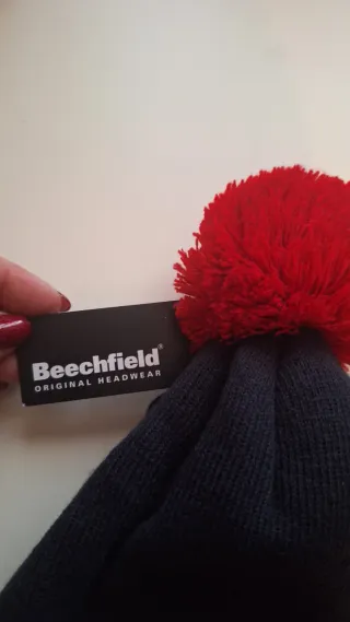 Berretto Beechfield uomo blu con pompon rosso