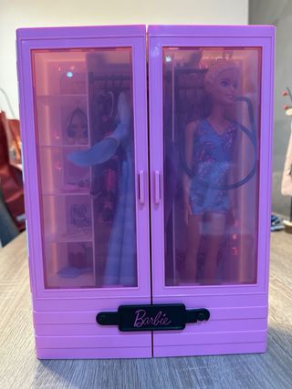 Armario Barbie con Accesorios