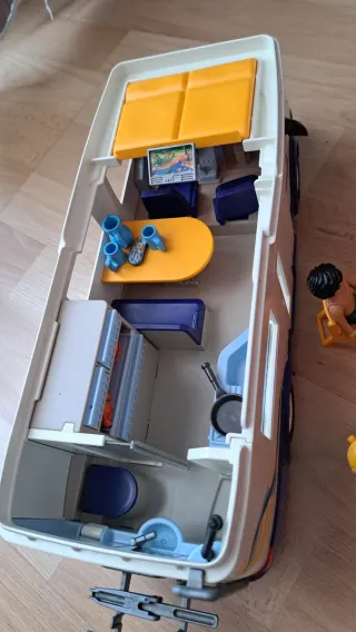 Caravana playmobil  con figuras i accesorios
