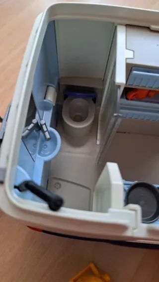 Caravana playmobil  con figuras i accesorios