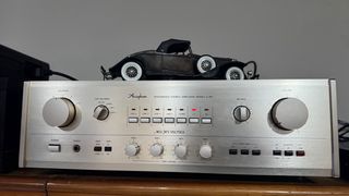 Amplificador Accuphase E-207 Plata