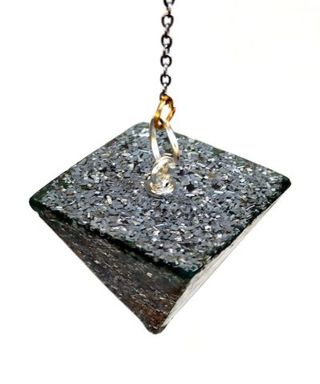 Péndulo artesanal de electronite