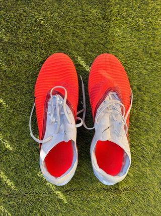 Botas de fútbol Nike naranjas