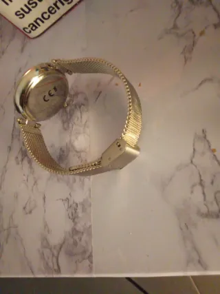 Reloj Skyline Negro y Plateado