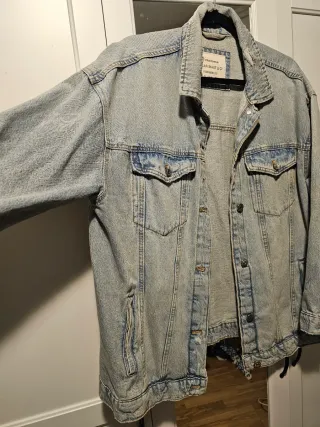 Cazadora vaquera oversize Mango 80s