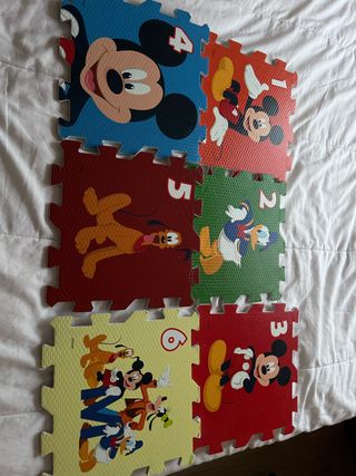 Puzzle suelo infantil Disney números