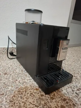 Cafetera De'longhi Rivelia Superautomática