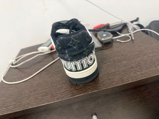 Zapatos Louis Vuitton Negros y Blancos