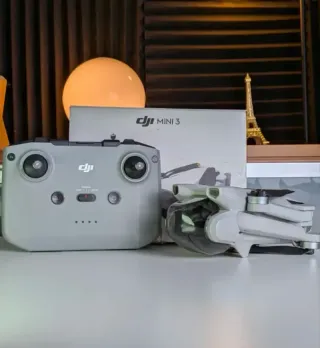 COMO NUEVO | DJI Mini 3 Drone y Control