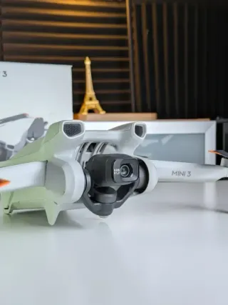 COMO NUEVO | DJI Mini 3 Drone y Control