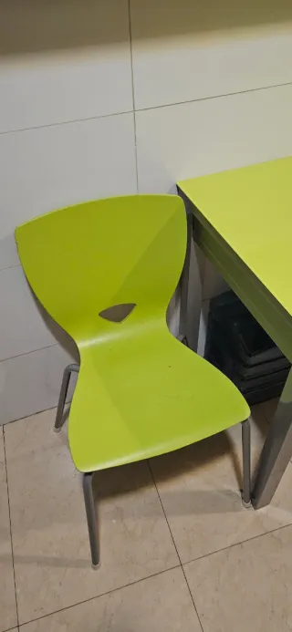 Mesa de cocina de cristal.