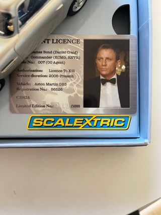 Scalextric Aston Martin DB5 Casino Royale 007