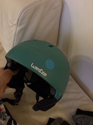 Conjunto esqui. Chaqueta, casco, guantes y gafas