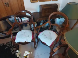 Juego 2 sillones antiguos tapizados