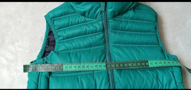 Chaleco acolchado verde  capucha 7 - 8 años 126 cm
