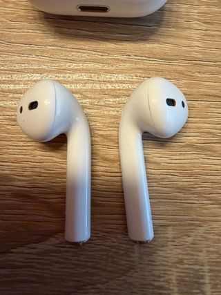 Apple AirPods 2da Gen con Estuche