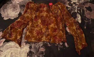 Blusa Estampada Mangas Campana