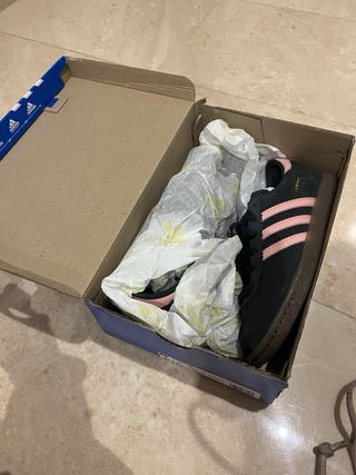 Adidas Stadt negras y rosas talla 38