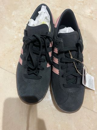 Adidas Stadt negras y rosas talla 38
