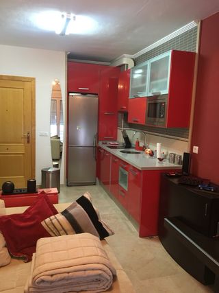 Se alquila piso de un dormitorio. Parking incluido