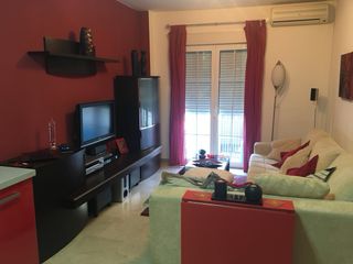 Se alquila piso de un dormitorio. Parking incluido