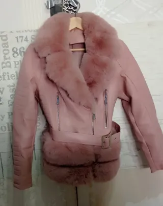 Chaqueta rosa con pelo