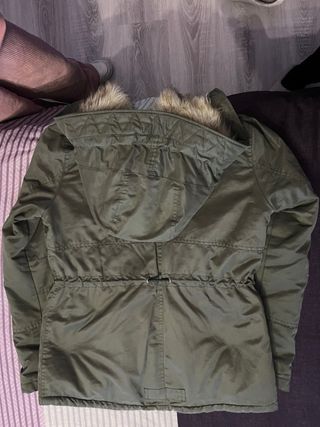 Parka verde Bershka niña Talla S