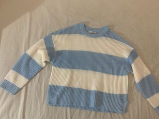 Jersey Stradivarius rayas azul blanco .Talla XS