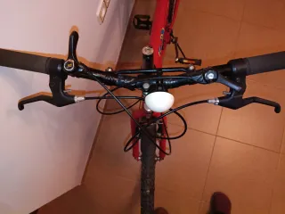 Bicicleta de Montaña Roja
