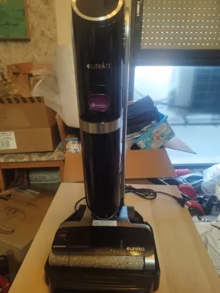 Aspiradora Fregadora Eureka RapidWash NEW630