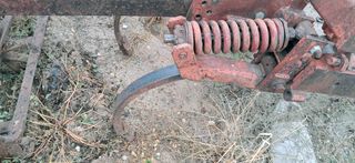 Cultivador chisel 15 brazos con rulo varilla.