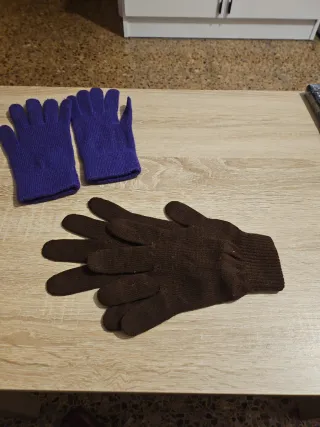 2 pares guantes lana marrones y morados