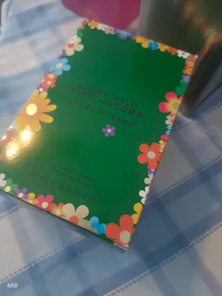 Caja Perfume Daisy Wild Marc Jacobs Eau So Intense