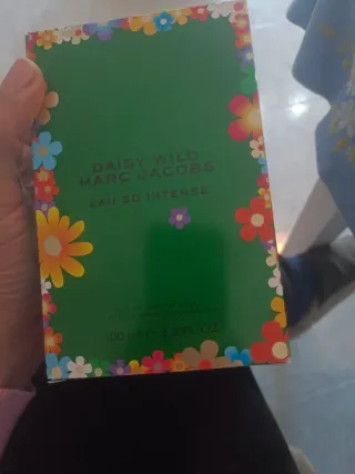 Caja Perfume Daisy Wild Marc Jacobs Eau So Intense